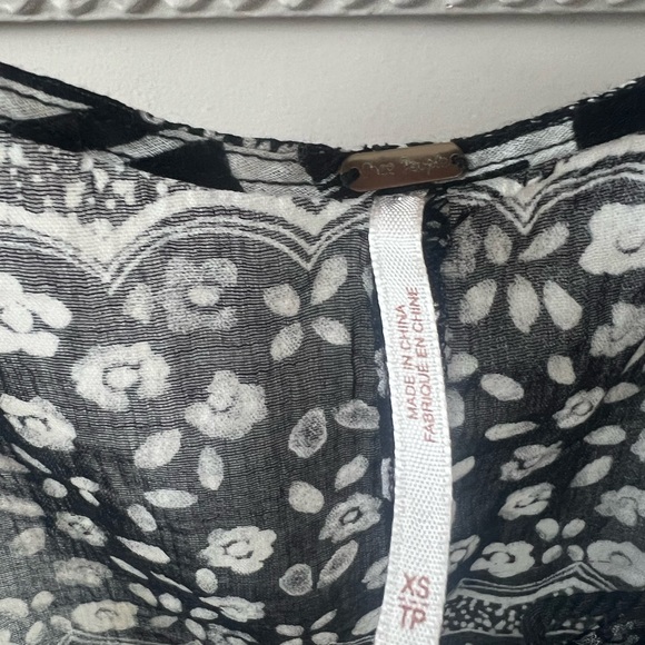 NWOT Free People Yo Yo Geo Blouse Black White Sheer Sz XS - Picture 5 of 6